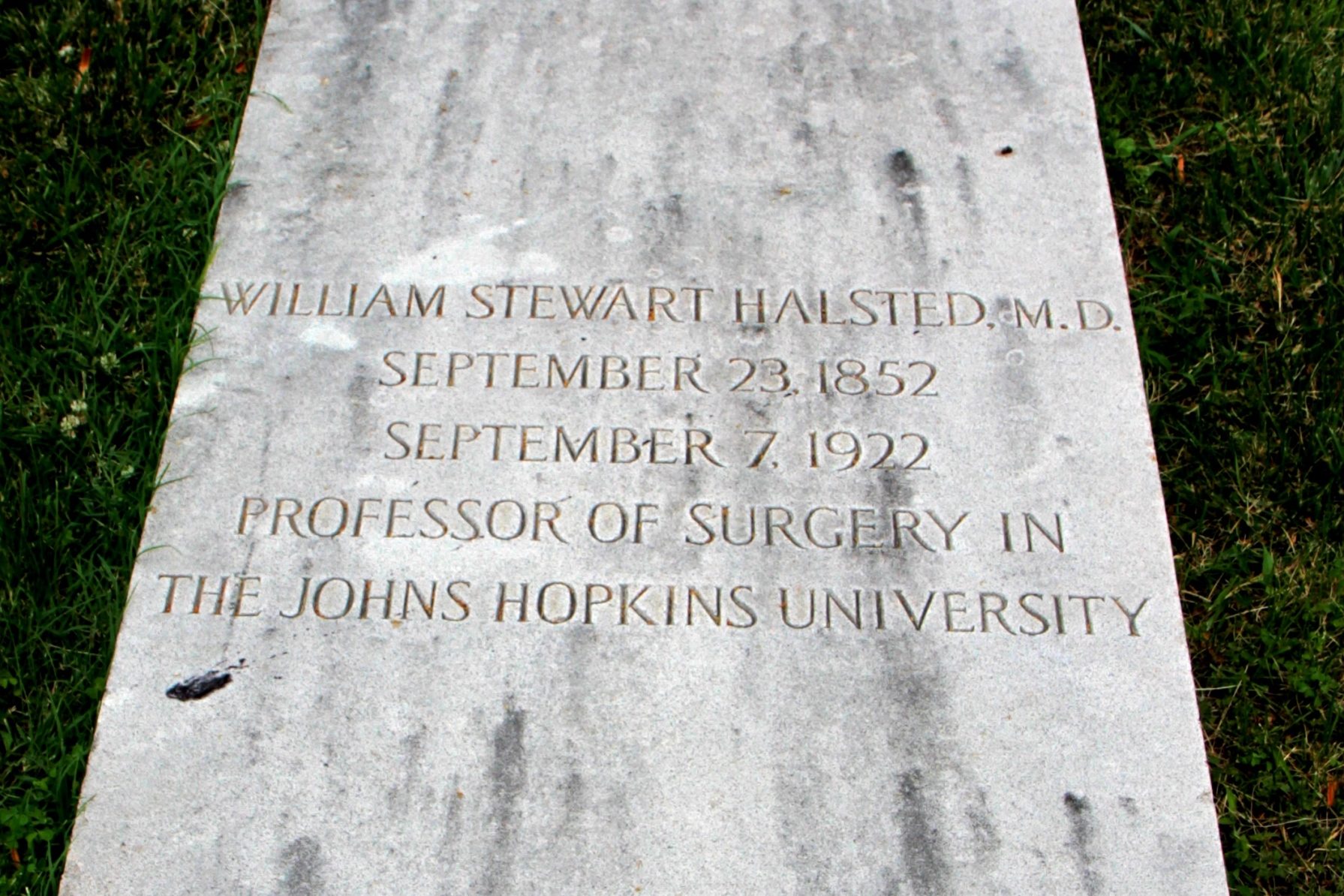 William%20Stewart%20Halsted%27s%20tomb%2C%20Green-Wood%20Cemetery%2C%20Brooklyn%20NY%20-%2003.JPG